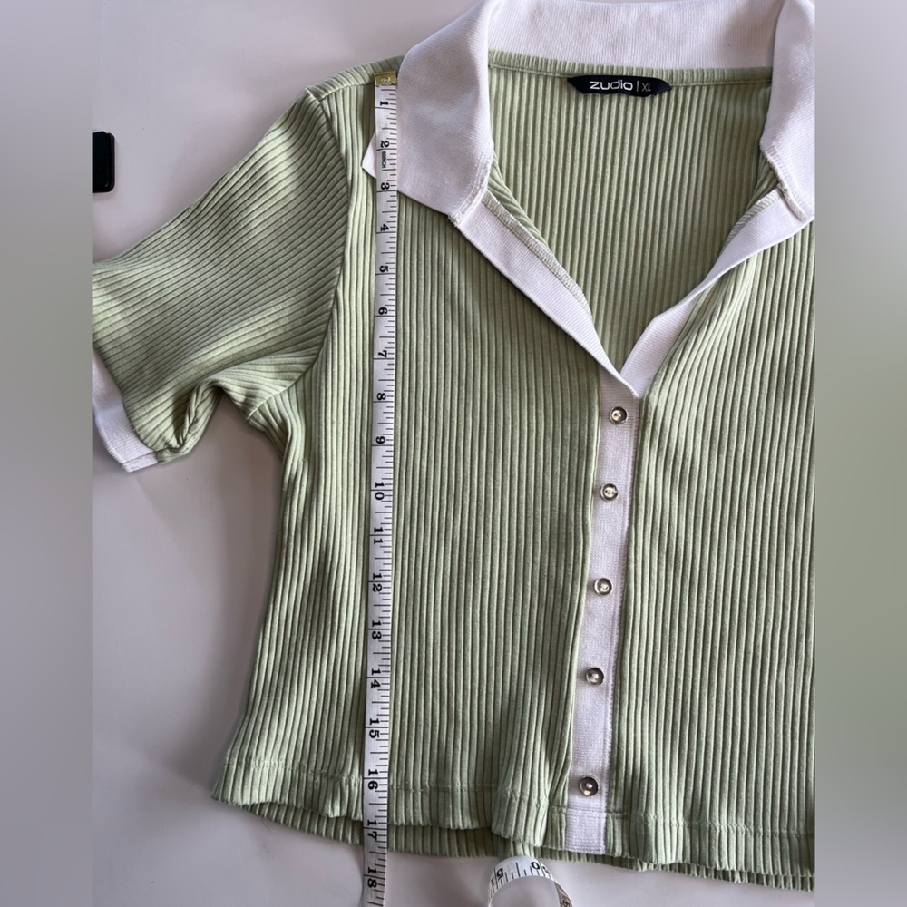 Green Ribbed 90’S Cropped Tee - Picture 5 of 5